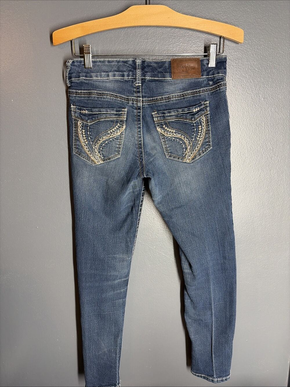 Ariya Jeans Y2K Size 7/8 Blue Denim Bling Flap Pockets Embellished